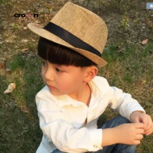 4-Kieu-Mu-Phot-Cho-Be-Trai-Phong-Cach-Quy-Tu-Dang-Yeu-2-2-300x300 4 kiểu mũ phớt cho bé trai phong cách quý tử đáng yêu